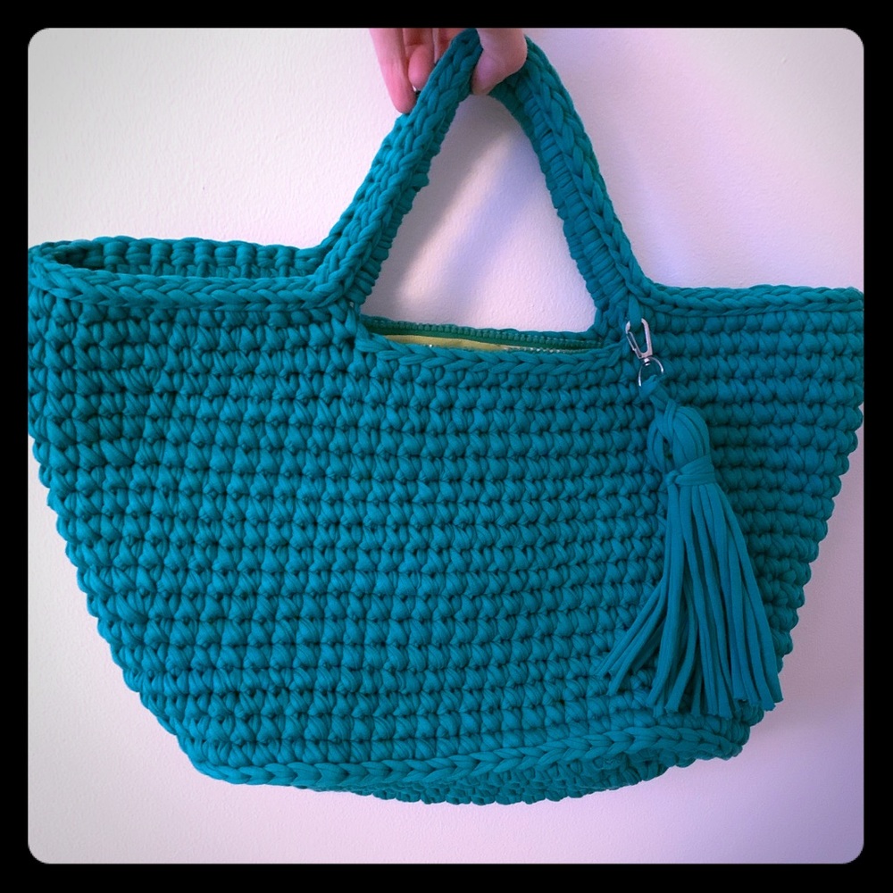Stylish knitted handbag